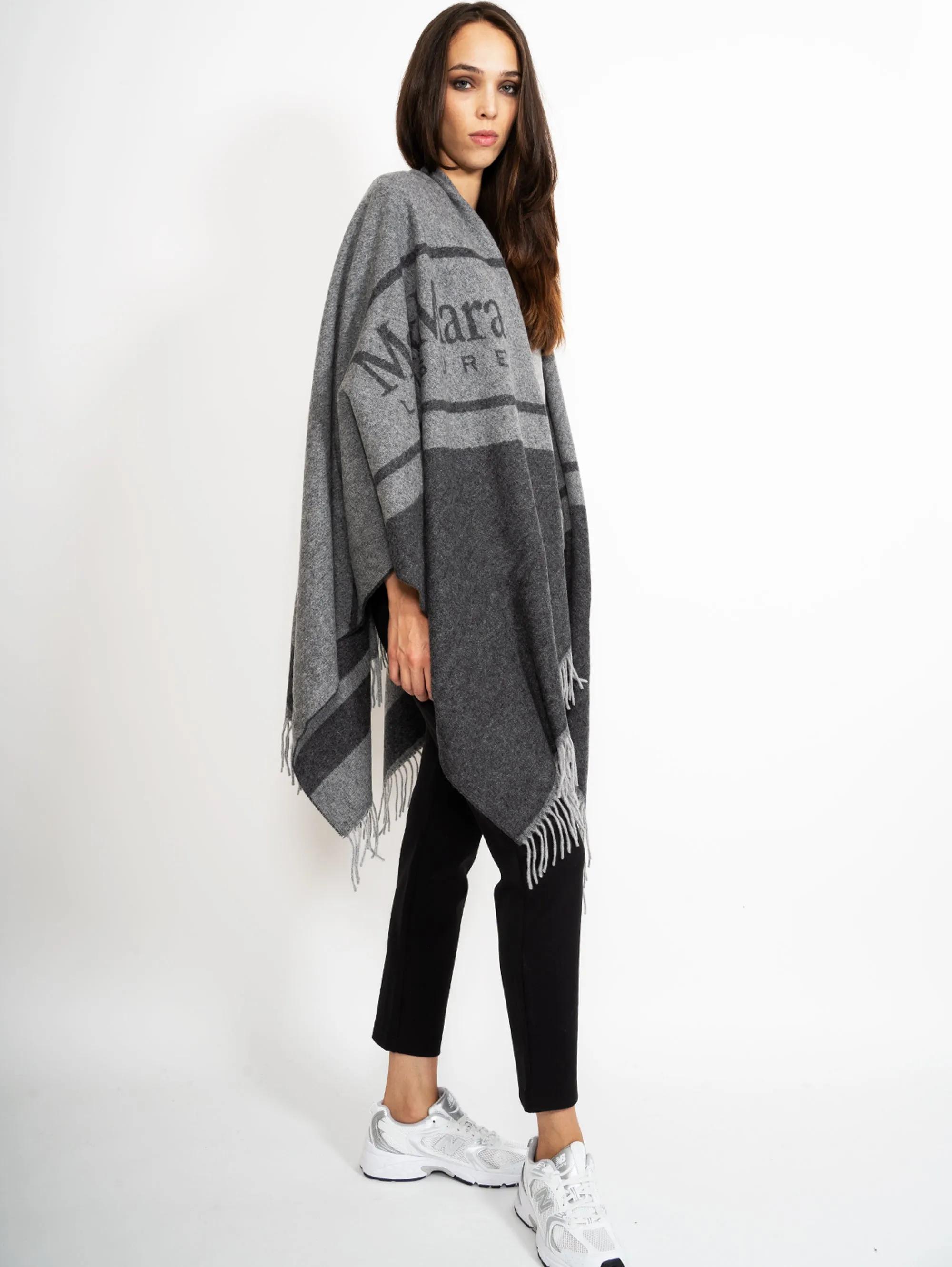 Poncho con Frange Grigio